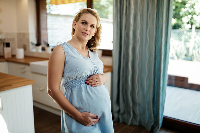 Kobieta w ciąży a umowa na czas określony - jakie ryzyko?